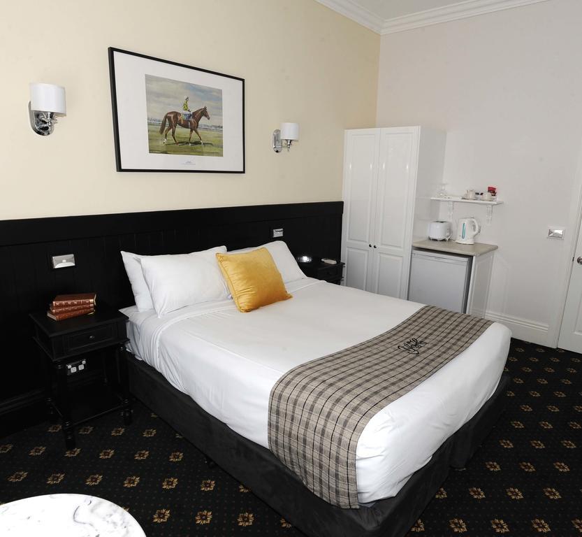 The Yarrawonga Hotel Exterior photo